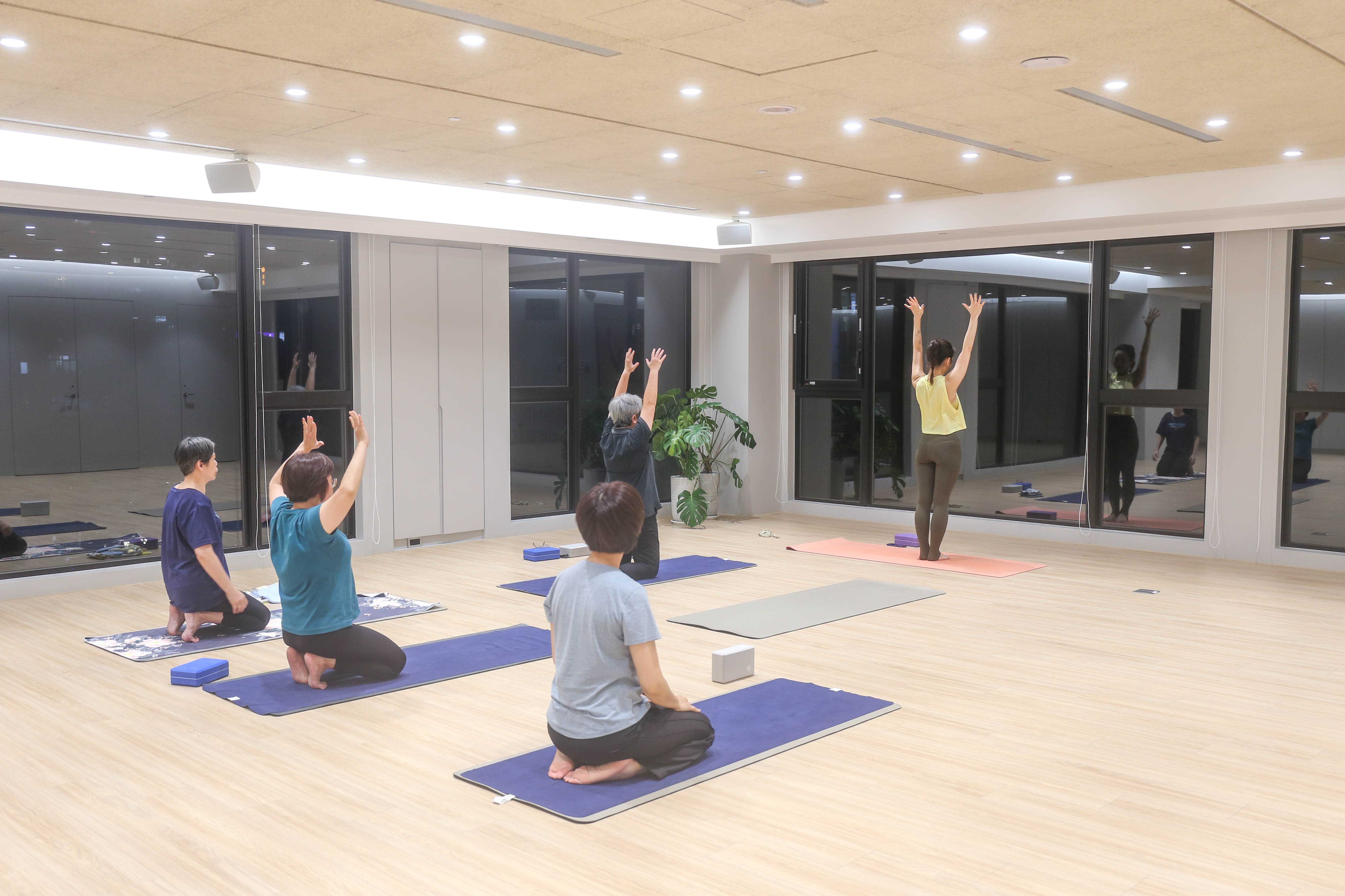 NinenineClass 0220 0326Hatha Yoga 05