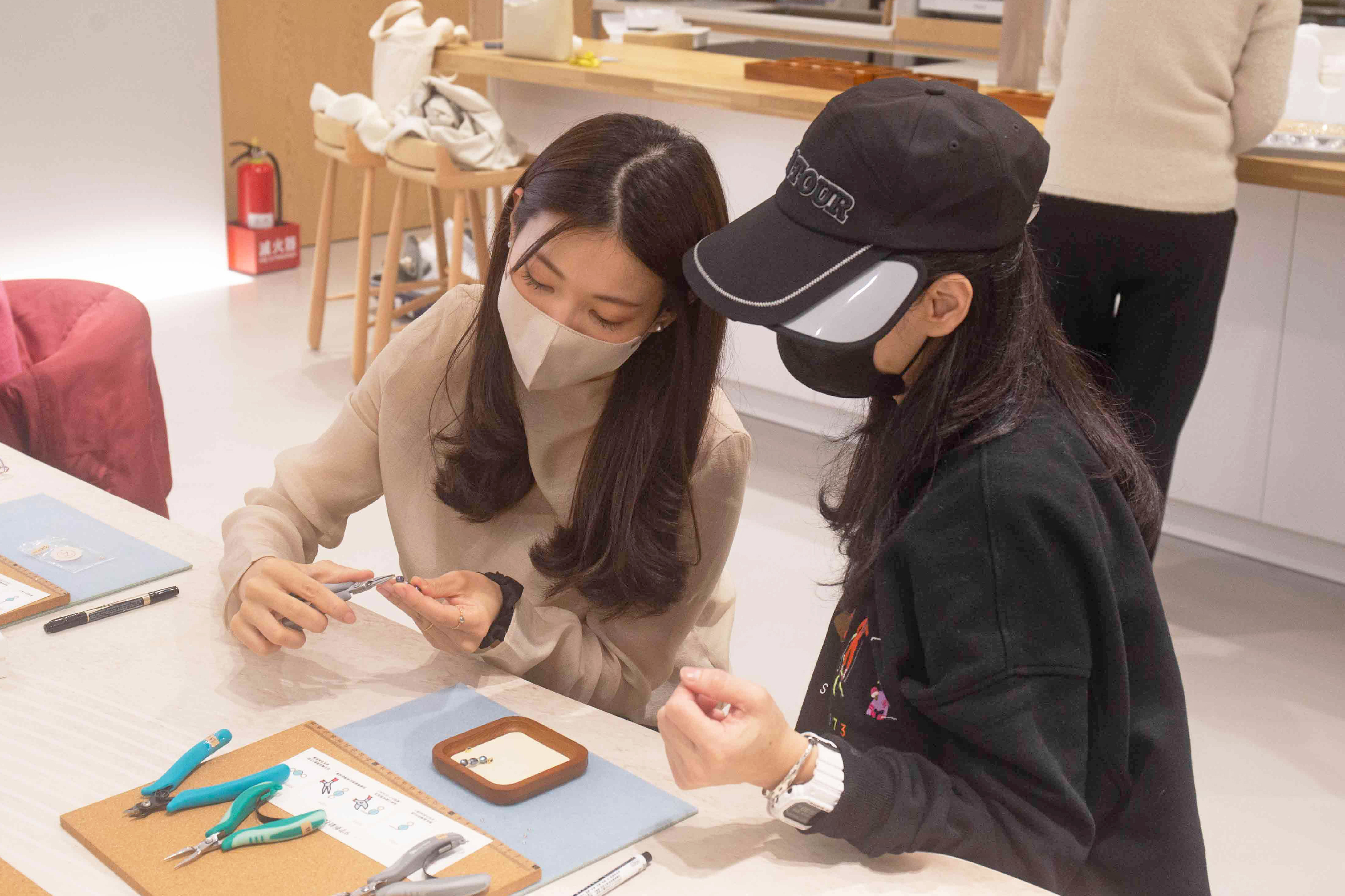 NinenineClass 1221 Pearl Jewelry Earrings Review 18